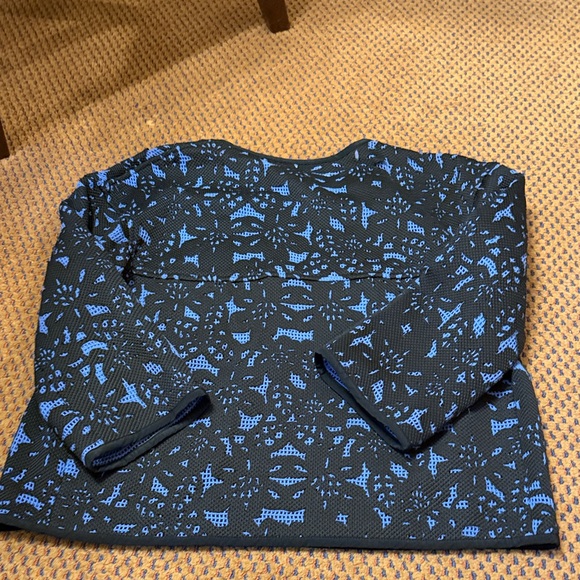 Carlisle Women's Black and Blue Patterned Blazer - Picture 7 of 7